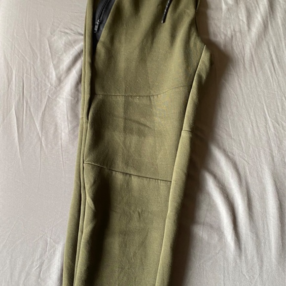 Olive green American eagle men’s sweatpants - Picture 2 of 2